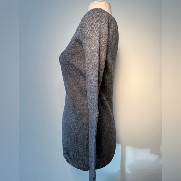 Old Navy Women's Charcoal Crew Neck Sweater - Picture 3 of 6